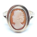 A hallmarked 9ct gold cameo ring, gross wt. 2.4g, size L.