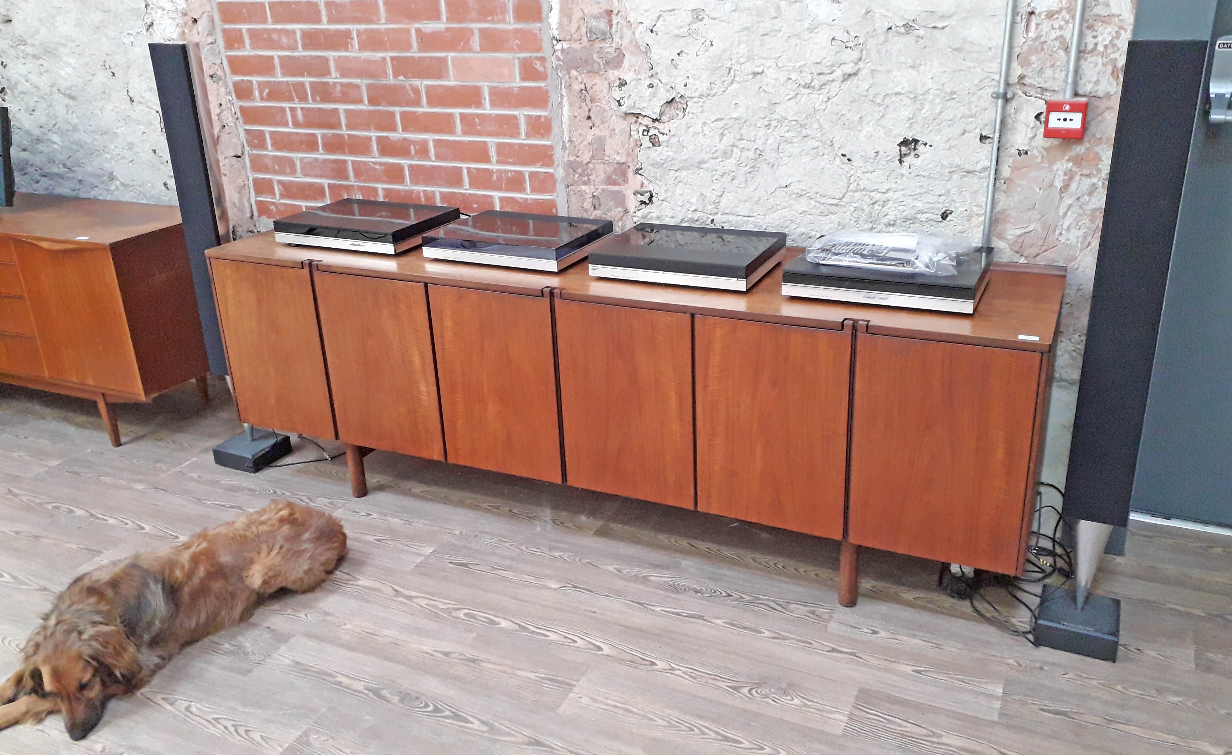 A Bang & Olufsen music system comprising Beomaster 7000, Beogram 7000 with MMC 2 cartridge,