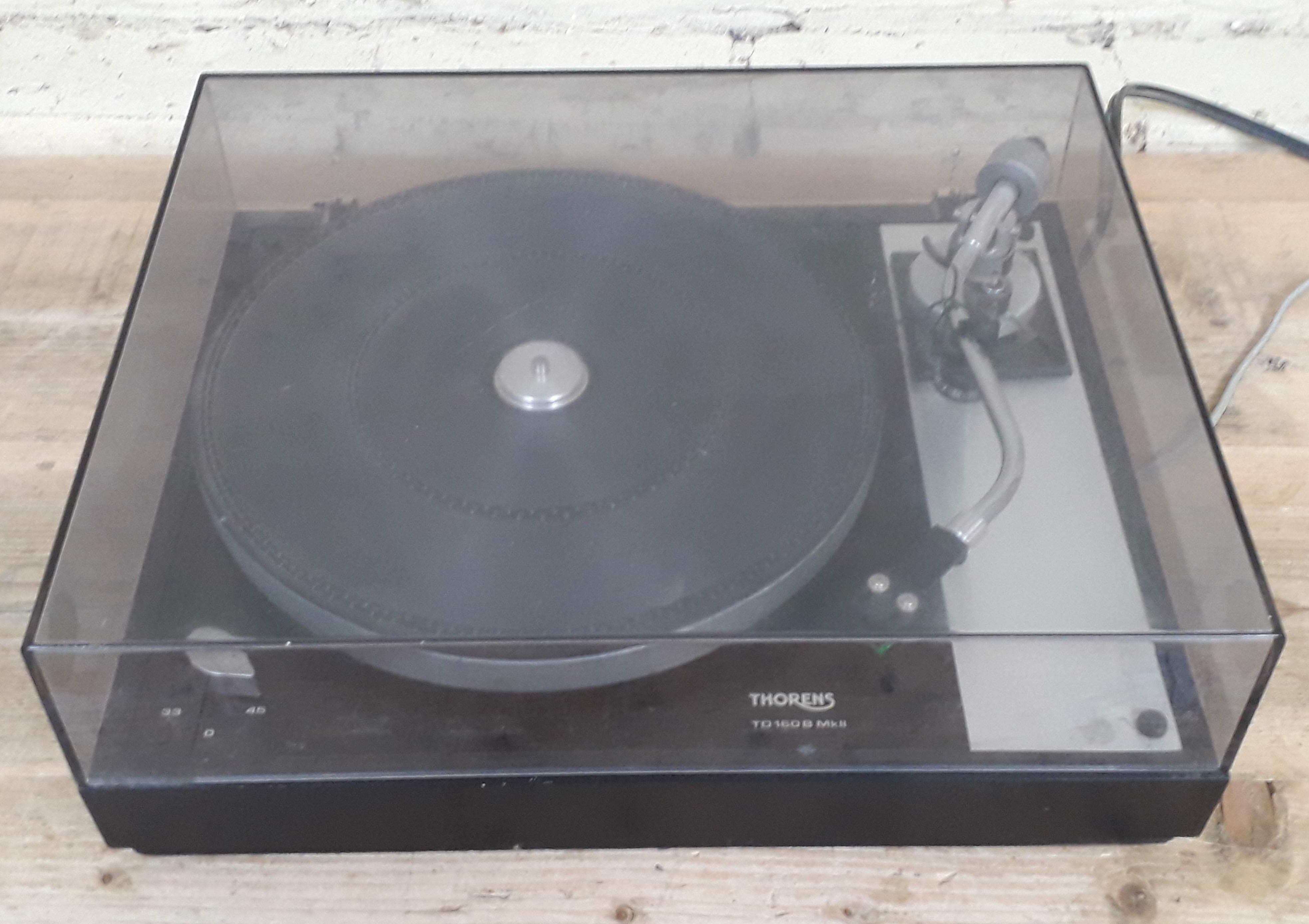 A Thorens TD160 B MKII turntable with Linn Basik LV V tone arm.