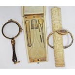 A mixed lot comprising a French ivory and silver gilt etui (scissors missing), a tortoiseshell
