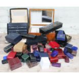 A mixed lot of mainly vintage jewellery boxes comprising 10 ring boxes, 7 brooch boxes, 4 earring