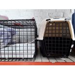 2 animal carriers / boxes