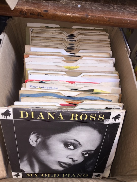 A box of approx 70 Soul singles