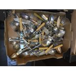 A box of cutlery