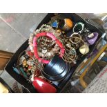 Small tray of costume jewellery