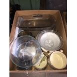 A box of kitchen items, Pyrex ware, etc.