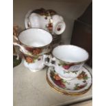 Royal albert Old Country Roses cups and saucers approx. 20 pieces