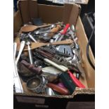 A box of cutlery