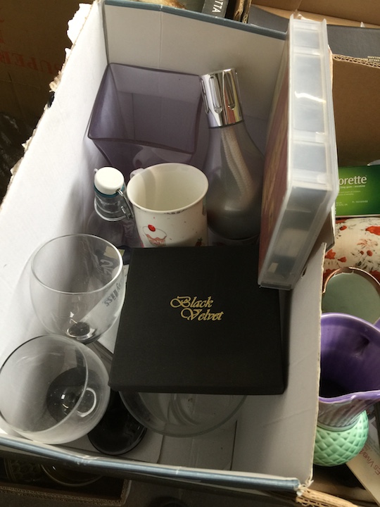 Small box of glassware etc.