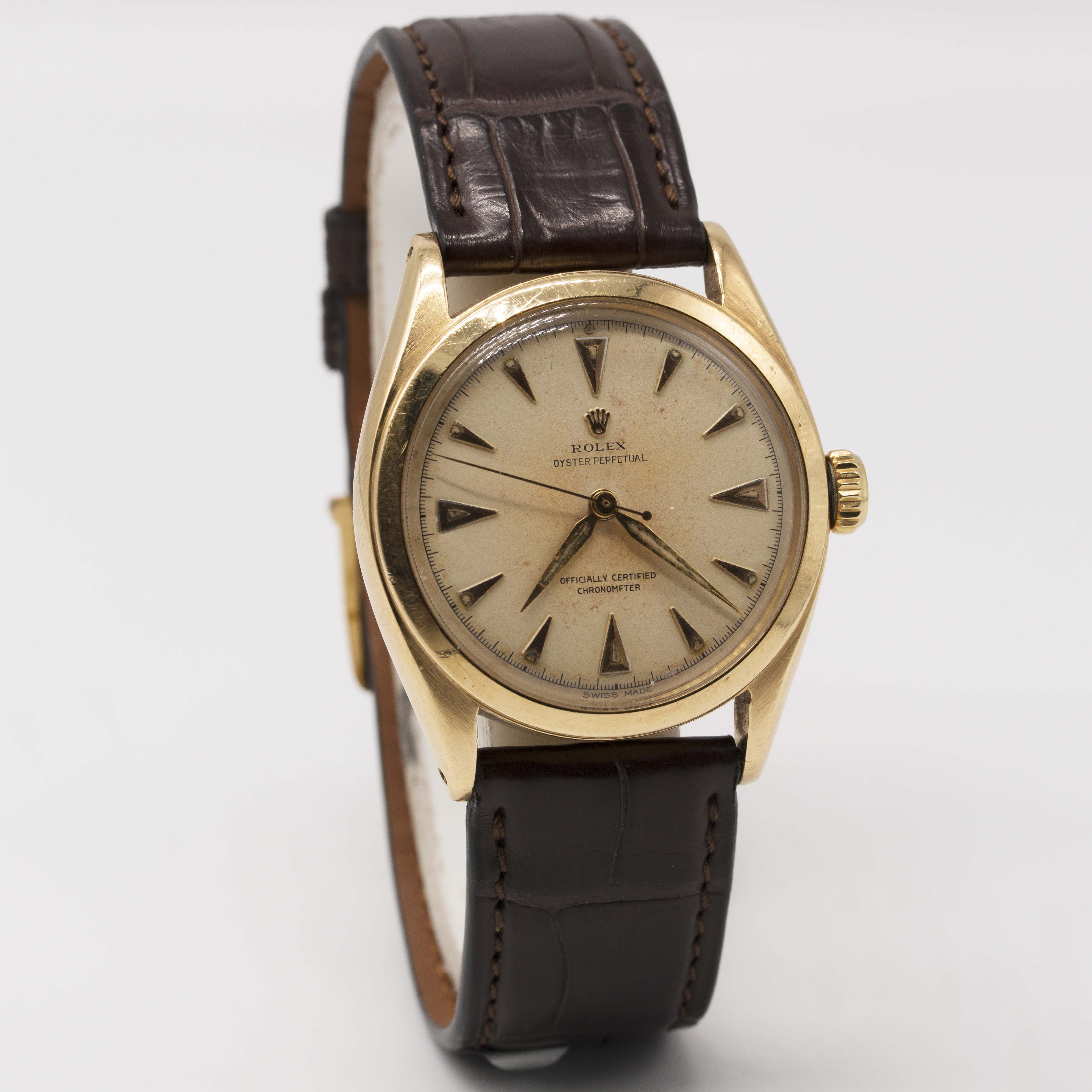 A GENTLEMAN'S 18K SOLID YELLOW GOLD ROLEX OYSTER PERPETUAL WRIST WATCH CIRCA 1952, REF. 6084 WITH " - Image 5 of 10