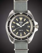 A GENTLEMAN'S STAINLESS STEEL BRITISH MILITARY ISSUED CWC QUARTZ ROYAL NAVY DIVERS WRIST WATCH DATED