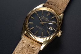 A RARE GENTLEMAN'S 18K SOLID YELLOW GOLD ROLEX OYSTER PERPETUAL DATEJUST WRIST WATCH CIRCA 1968,