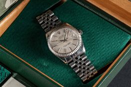 A GENTLEMAN'S STAINLESS STEEL ROLEX OYSTER PERPETUAL DATEJUST BRACELET WATCH CIRCA 1979, REF.