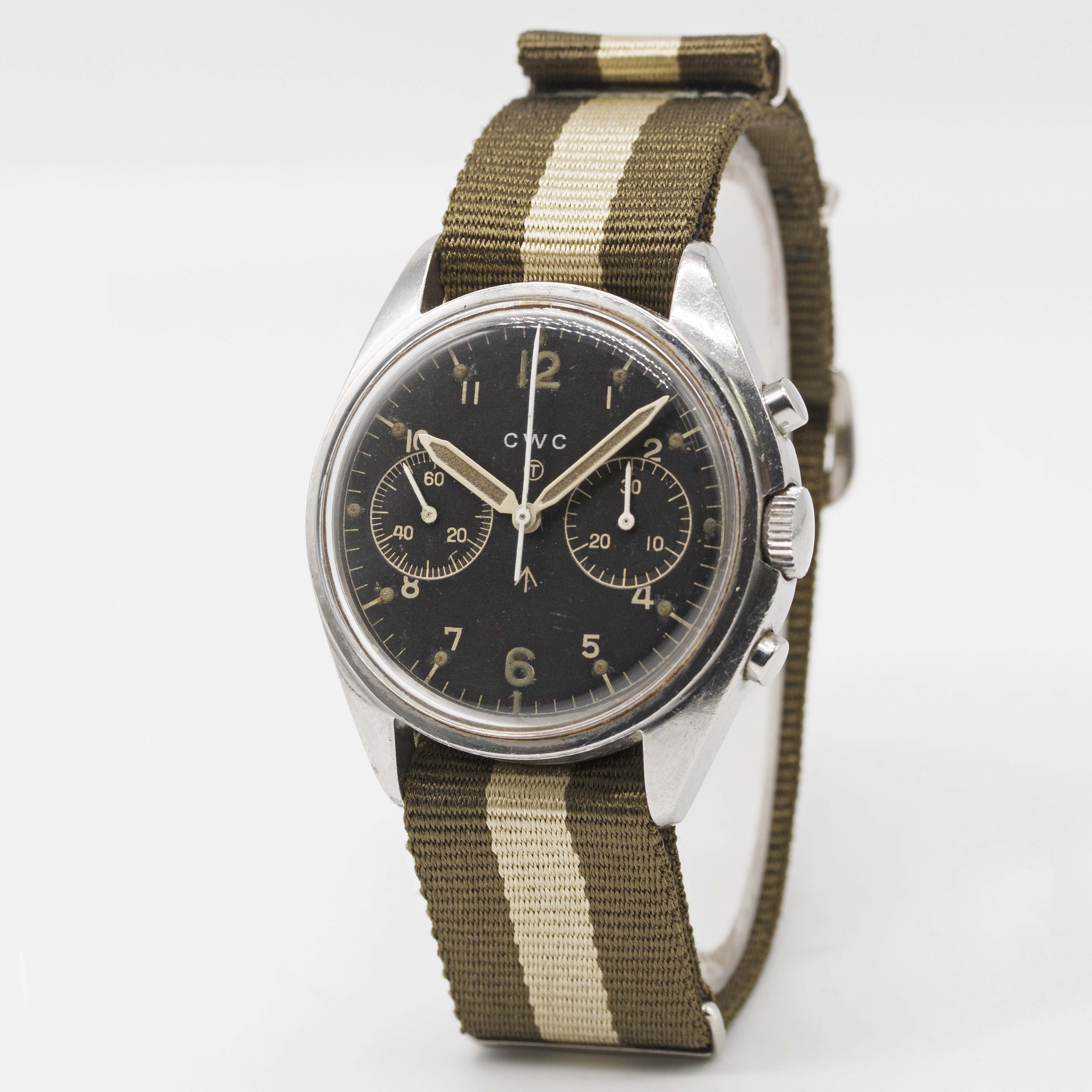 A GENTLEMAN'S STAINLESS STEEL BRITISH MILITARY CWC RAF PILOTS CHRONOGRAPH WRIST WATCH DATED 1974, - Image 2 of 4