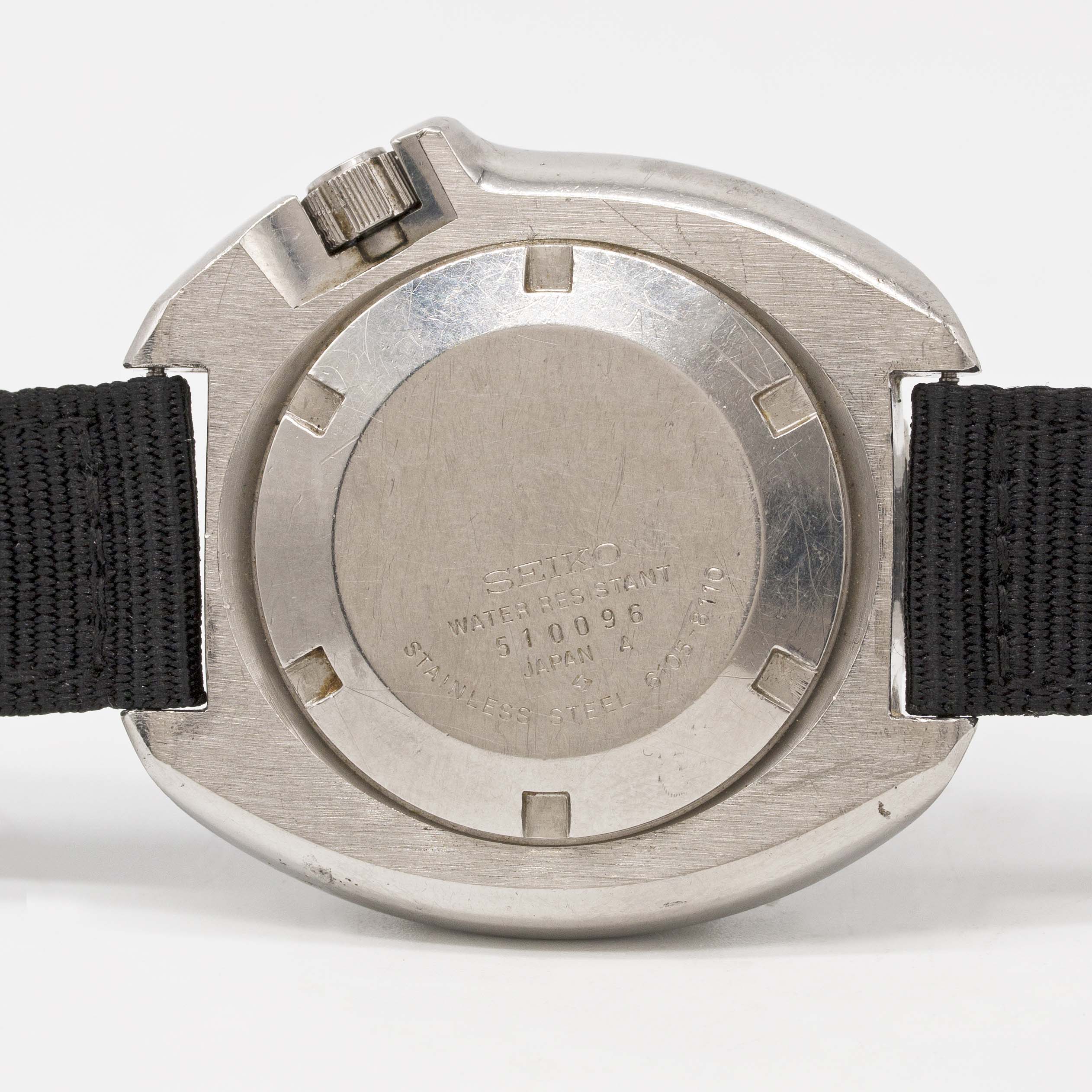 A GENTLEMAN'S STAINLESS STEEL SEIKO "TURTLE" 150M AUTOMATIC DIVERS WRIST WATCH CIRCA 1975, REF. - Image 3 of 4