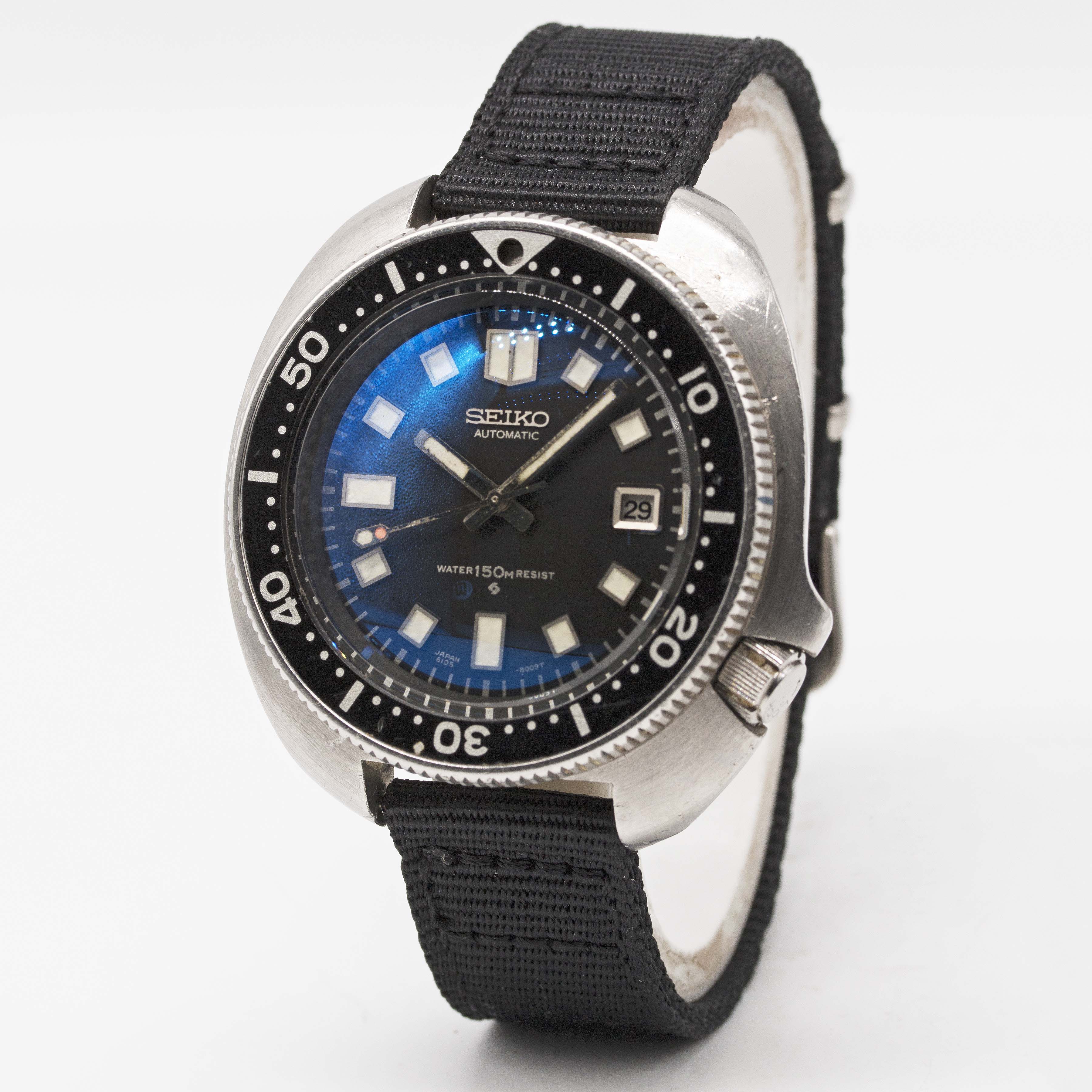 A GENTLEMAN'S STAINLESS STEEL SEIKO "TURTLE" 150M AUTOMATIC DIVERS WRIST WATCH CIRCA 1975, REF. - Image 2 of 4