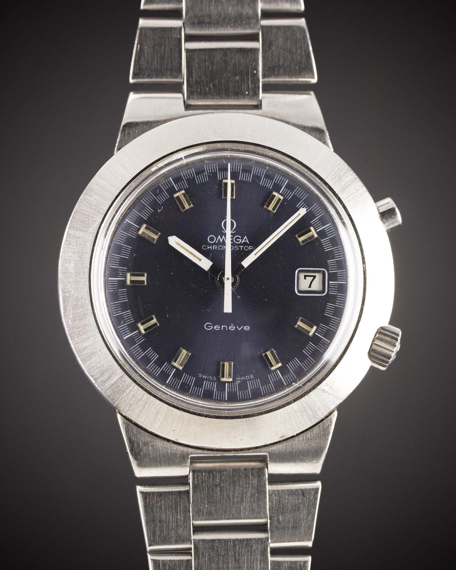 A GENTLEMAN'S STAINLESS STEEL OMEGA GENEVE CHRONOSTOP "JUMBO" BRACELET WRIST WATCH CIRCA 1970s, REF.