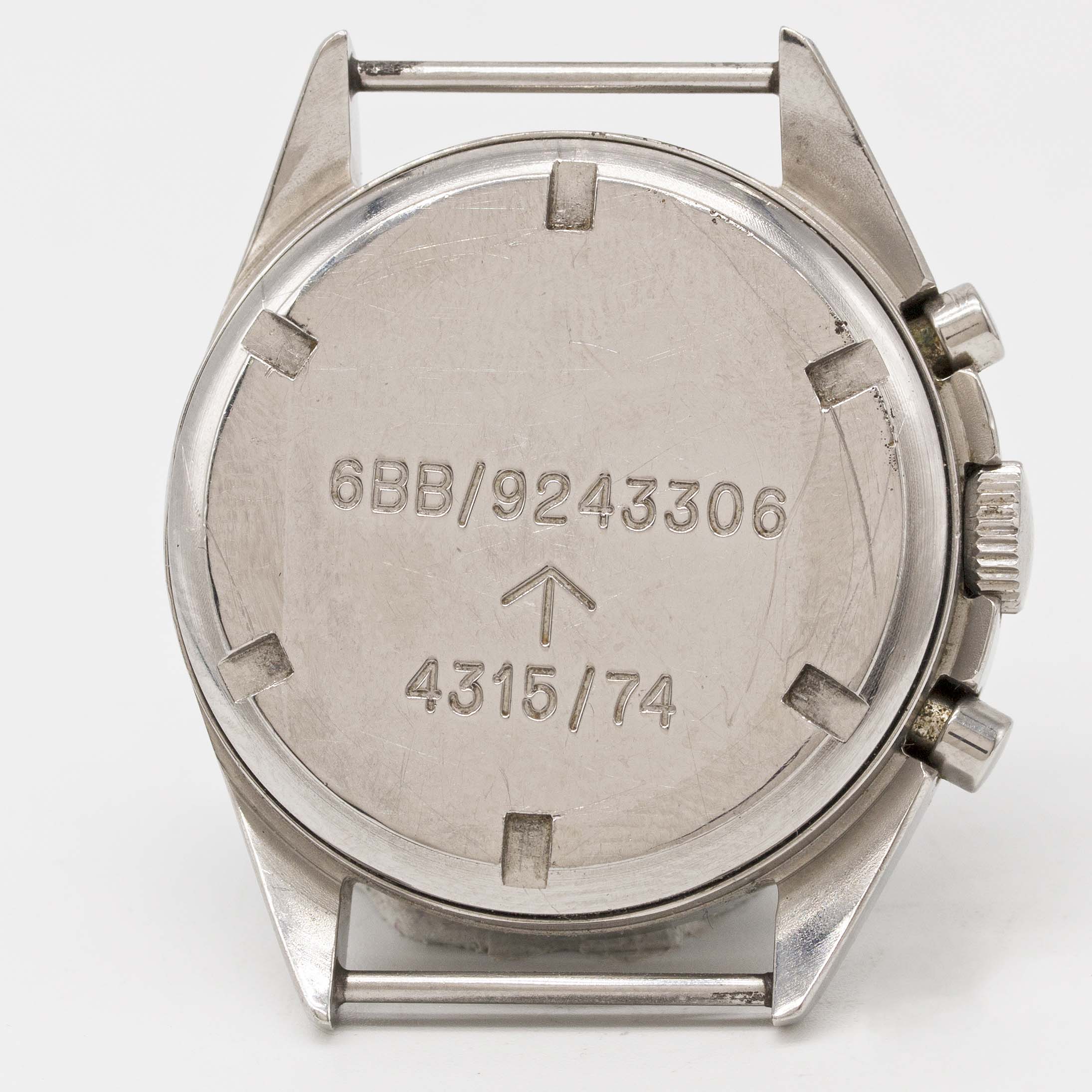 A GENTLEMAN'S STAINLESS STEEL BRITISH MILITARY CWC RAF PILOTS CHRONOGRAPH WRIST WATCH DATED 1974, - Image 3 of 4