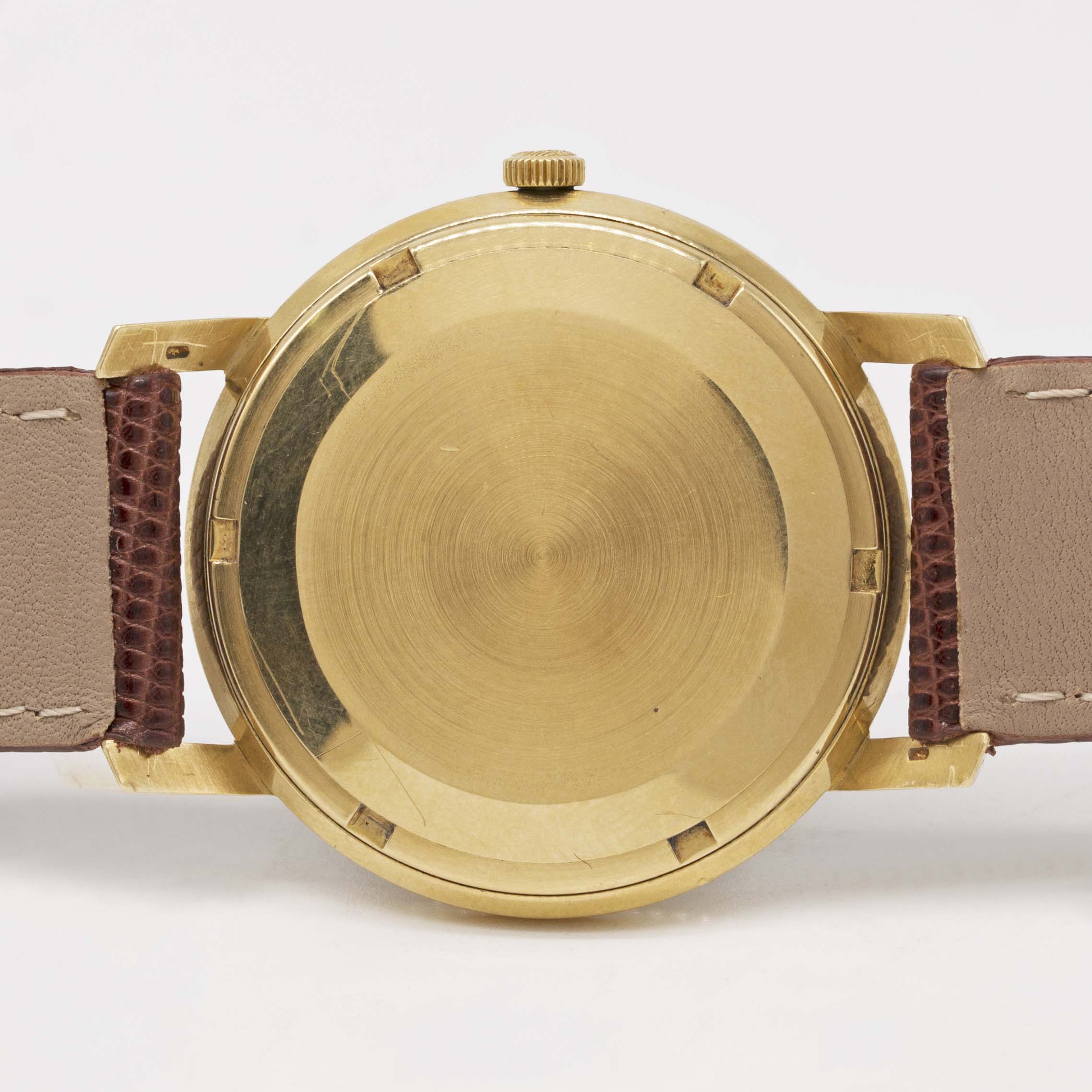 A GENTLEMAN'S 18K SOLID GOLD LONGINES FLAGSHIP AUTOMATIC WRIST WATCH CIRCA 1961, REF. 3404 WITH - Image 3 of 4