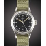 A GENTLEMAN'S STAINLESS STEEL BRITISH MILITARY OMEGA RAF PILOTS WRIST WATCH DATED 1953, REF. 2777-