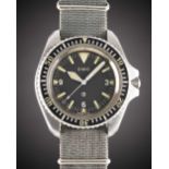 A RARE GENTLEMAN'S STAINLESS STEEL BRITISH MILITARY ROYAL NAVY CWC AUTOMATIC DIVERS WRIST WATCH