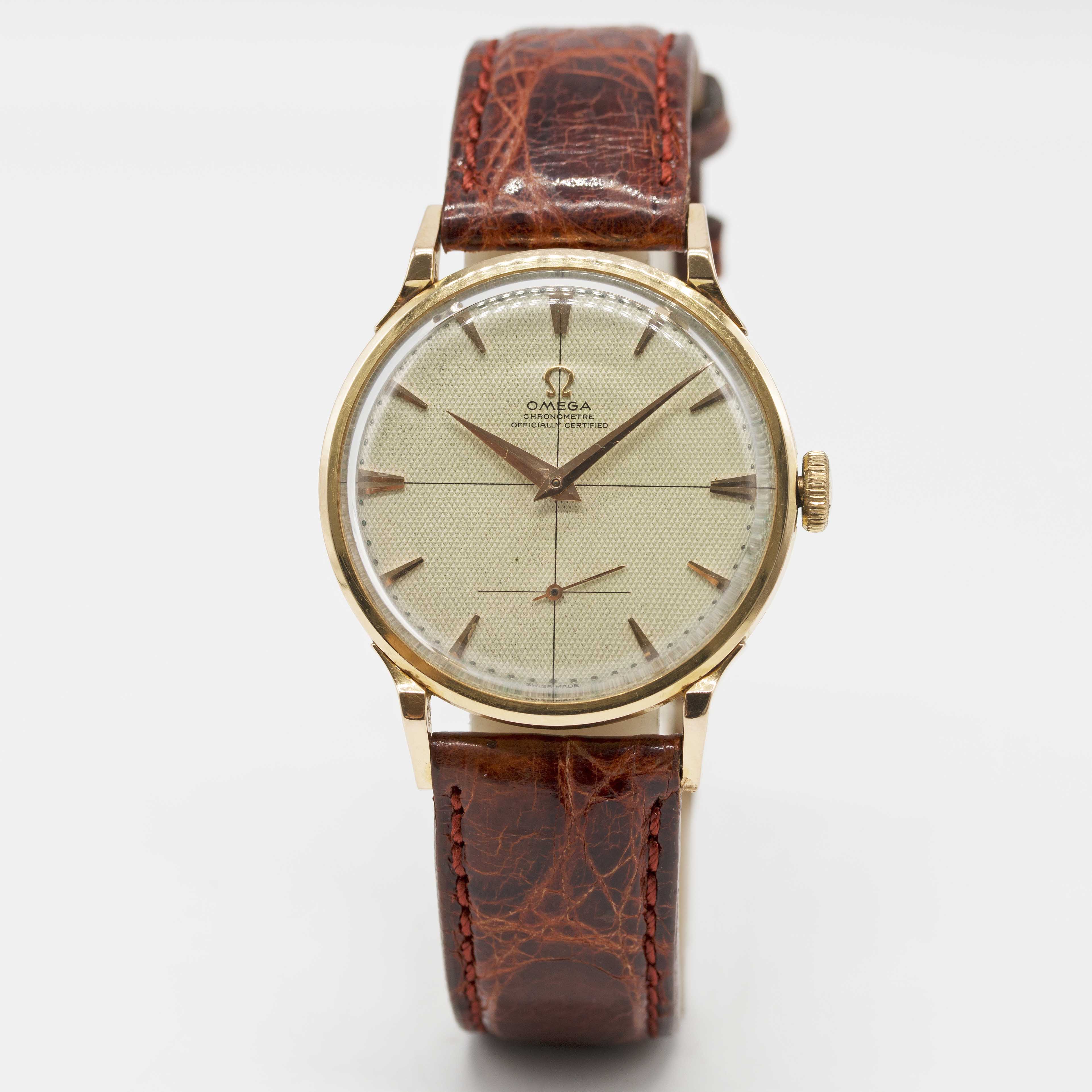 A RARE GENTLEMAN'S 18K SOLID ROSE GOLD OMEGA CHRONOMETRE OFFICIALLY CERTIFIED WRIST WATCH CIRCA - Image 3 of 10