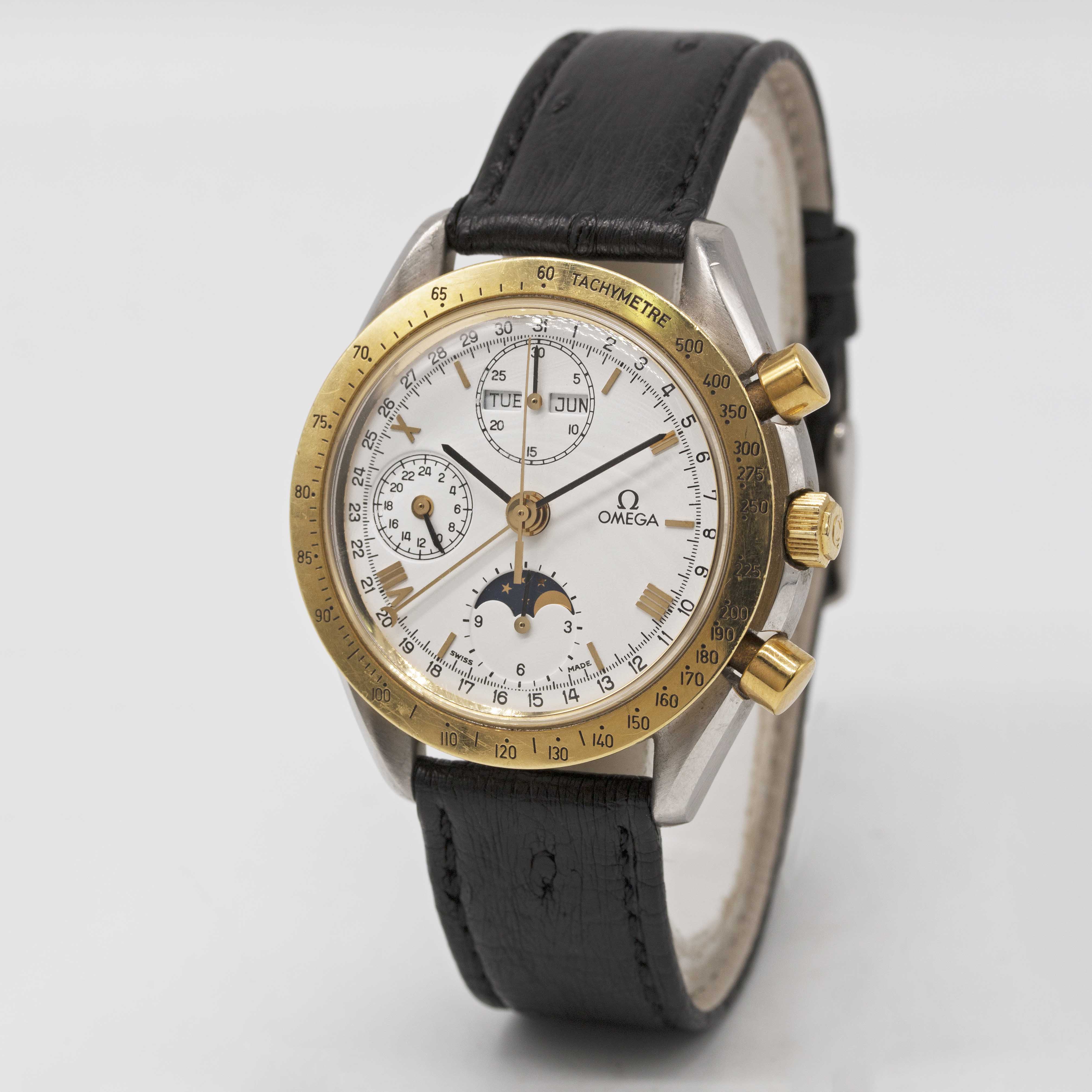 A GENTLEMAN'S STEEL & GOLD OMEGA SPEEDMASTER MOONPHASE TRIPLE CALENDAR AUTOMATIC CHRONOGRAPH WRIST - Image 2 of 4