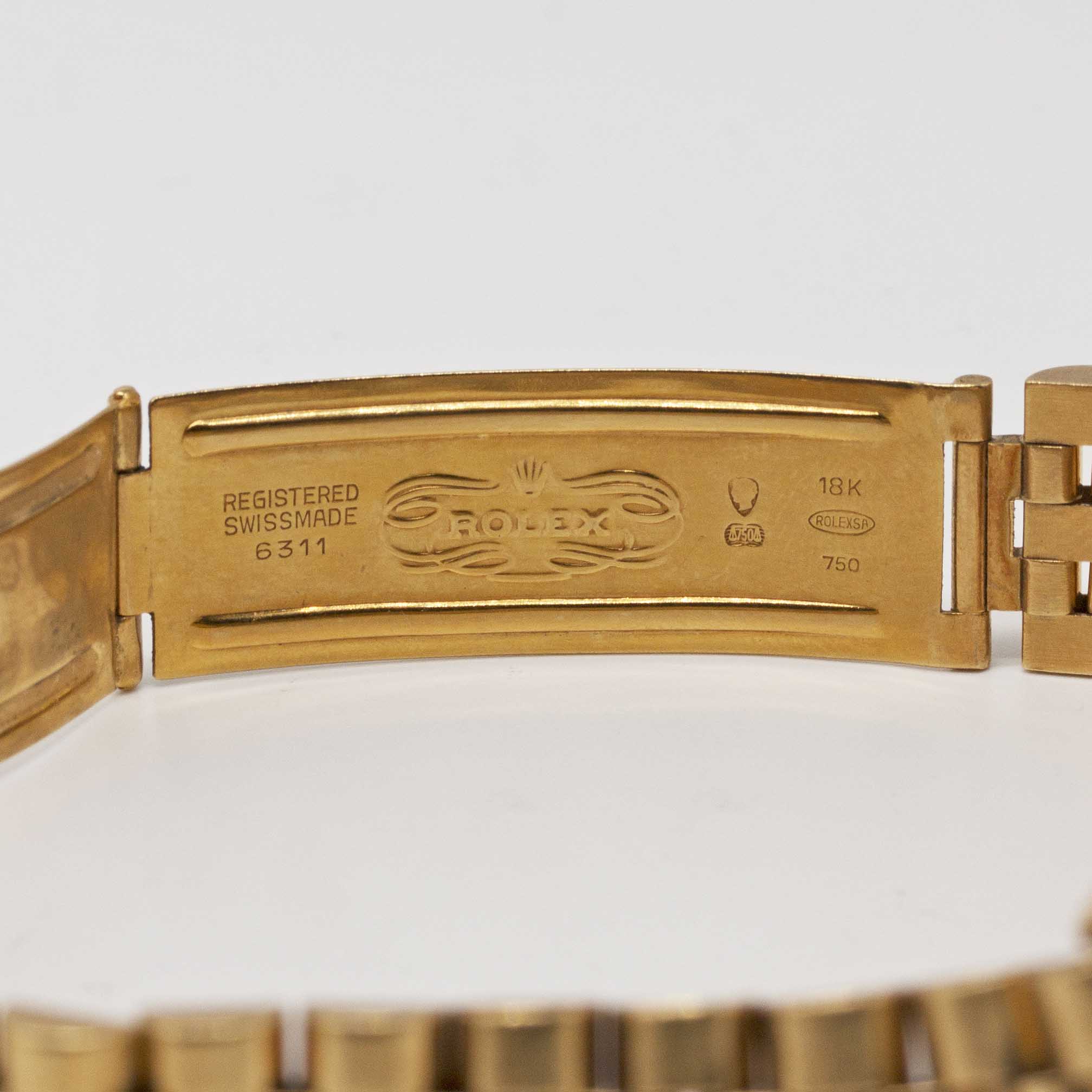 A MID SIZE 18K SOLID GOLD ROLEX OYSTER PERPETUAL DATEJUST BRACELET WATCH CIRCA 1979, REF. 6827 - Image 6 of 6