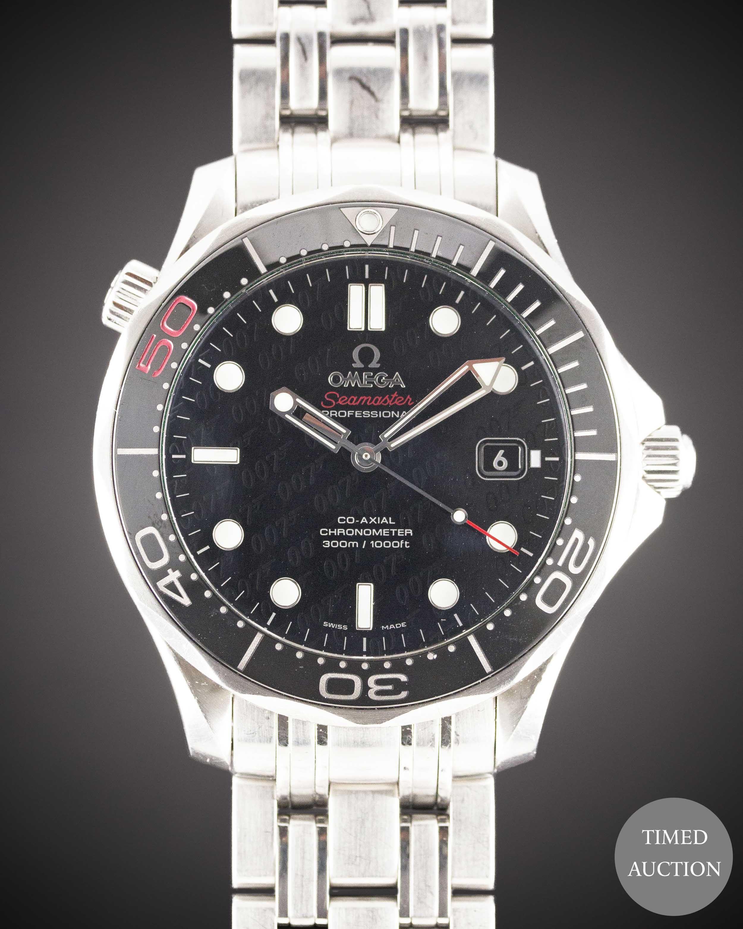 A GENTLEMAN'S STAINLESS STEEL OMEGA SEAMASTER PROFESSIONAL "JAMES BOND" 300M BRACELET WATCH CIRCA