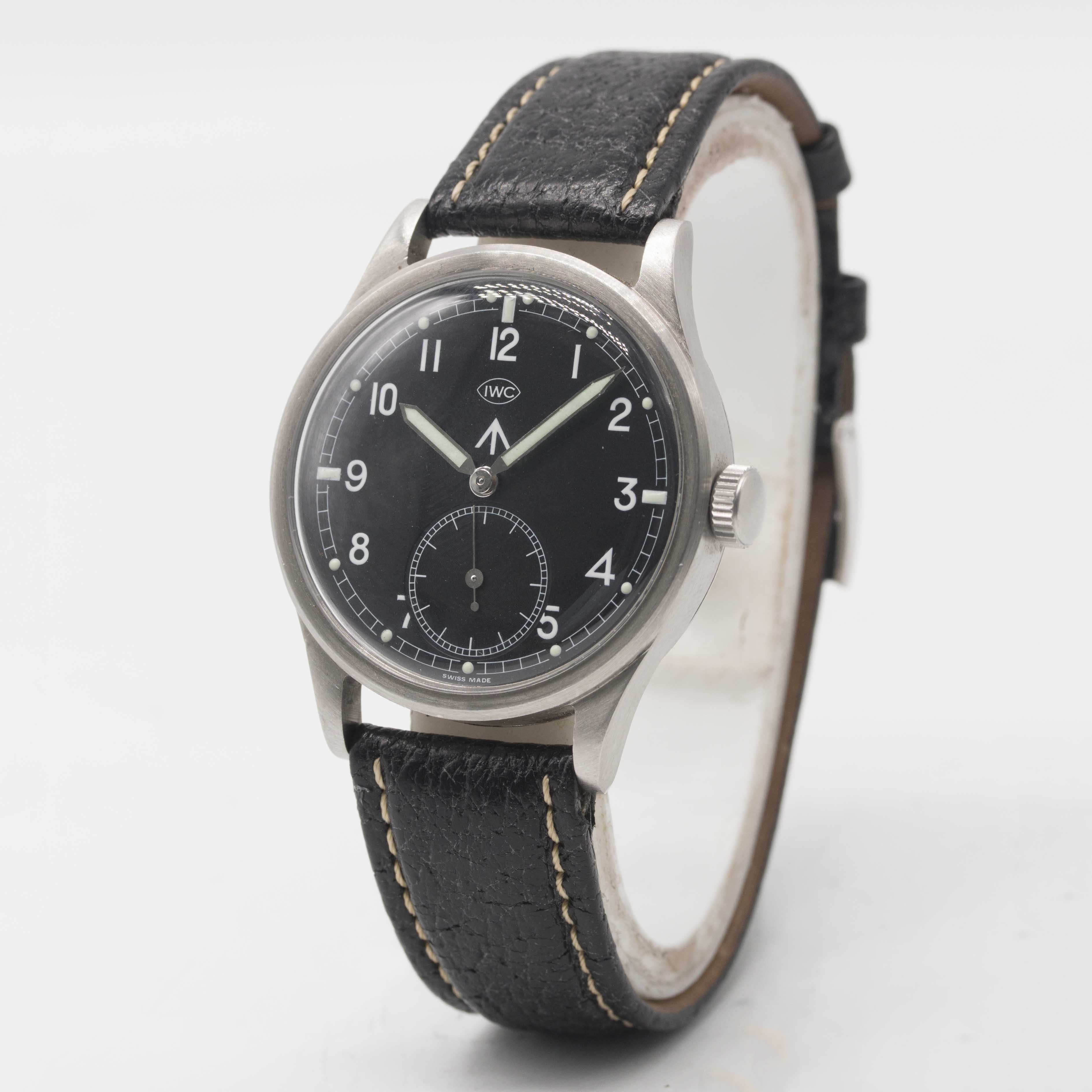 A GENTLEMAN'S STAINLESS STEEL BRITISH MILITARY IWC MARK 10 W.W.W. WRIST WATCH CIRCA 1940s, PART OF - Image 3 of 7