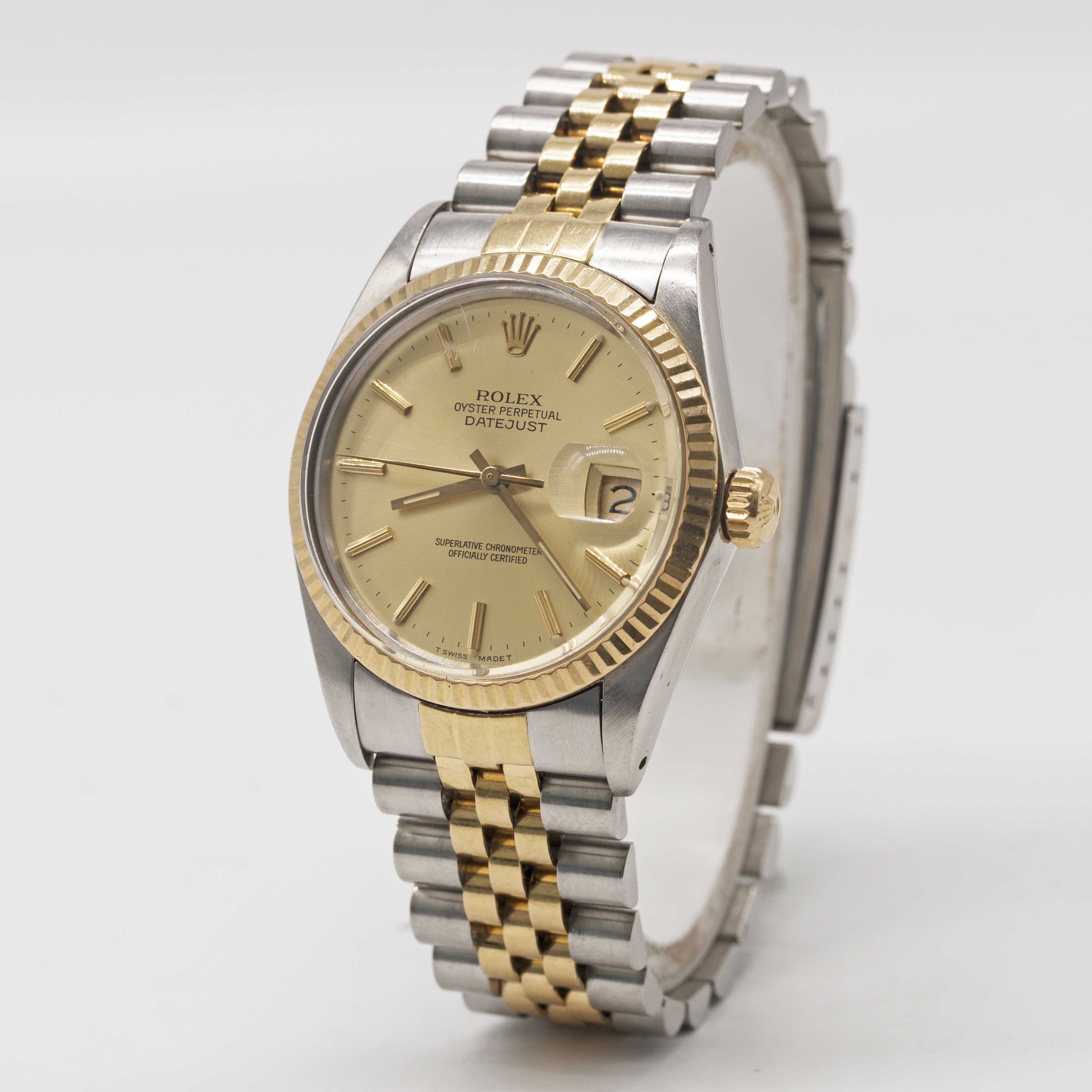 A GENTLEMAN'S STEEL & GOLD ROLEX OYSTER PERPETUAL DATEJUST BRACELET WATCH CIRCA 1985, REF. 16013 - Image 3 of 7