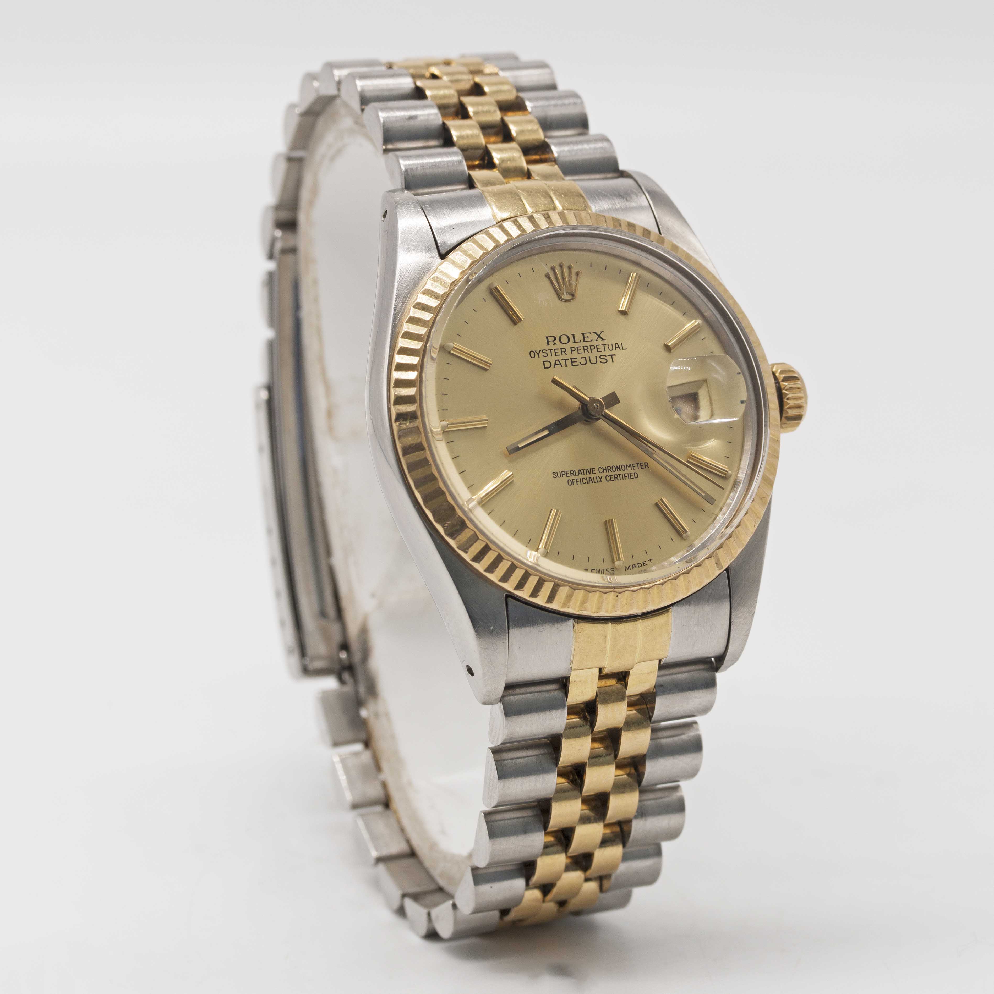 A GENTLEMAN'S STEEL & GOLD ROLEX OYSTER PERPETUAL DATEJUST BRACELET WATCH CIRCA 1985, REF. 16013 - Image 4 of 7