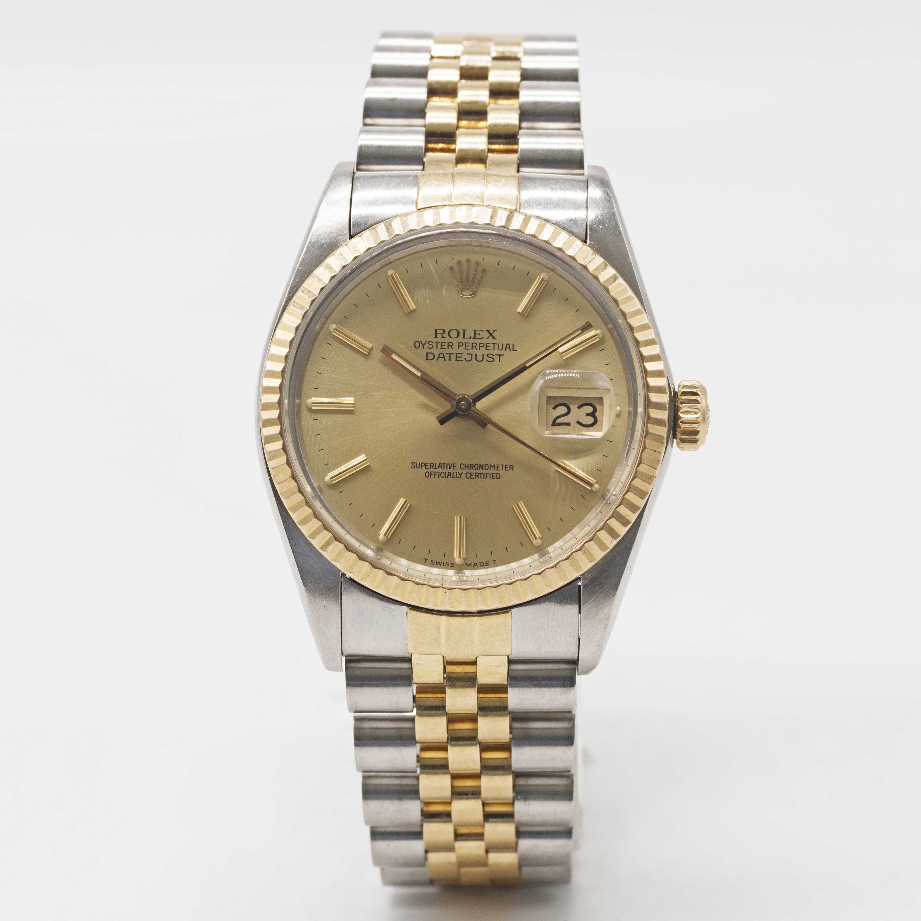 A GENTLEMAN'S STEEL & GOLD ROLEX OYSTER PERPETUAL DATEJUST BRACELET WATCH CIRCA 1985, REF. 16013 - Image 2 of 7