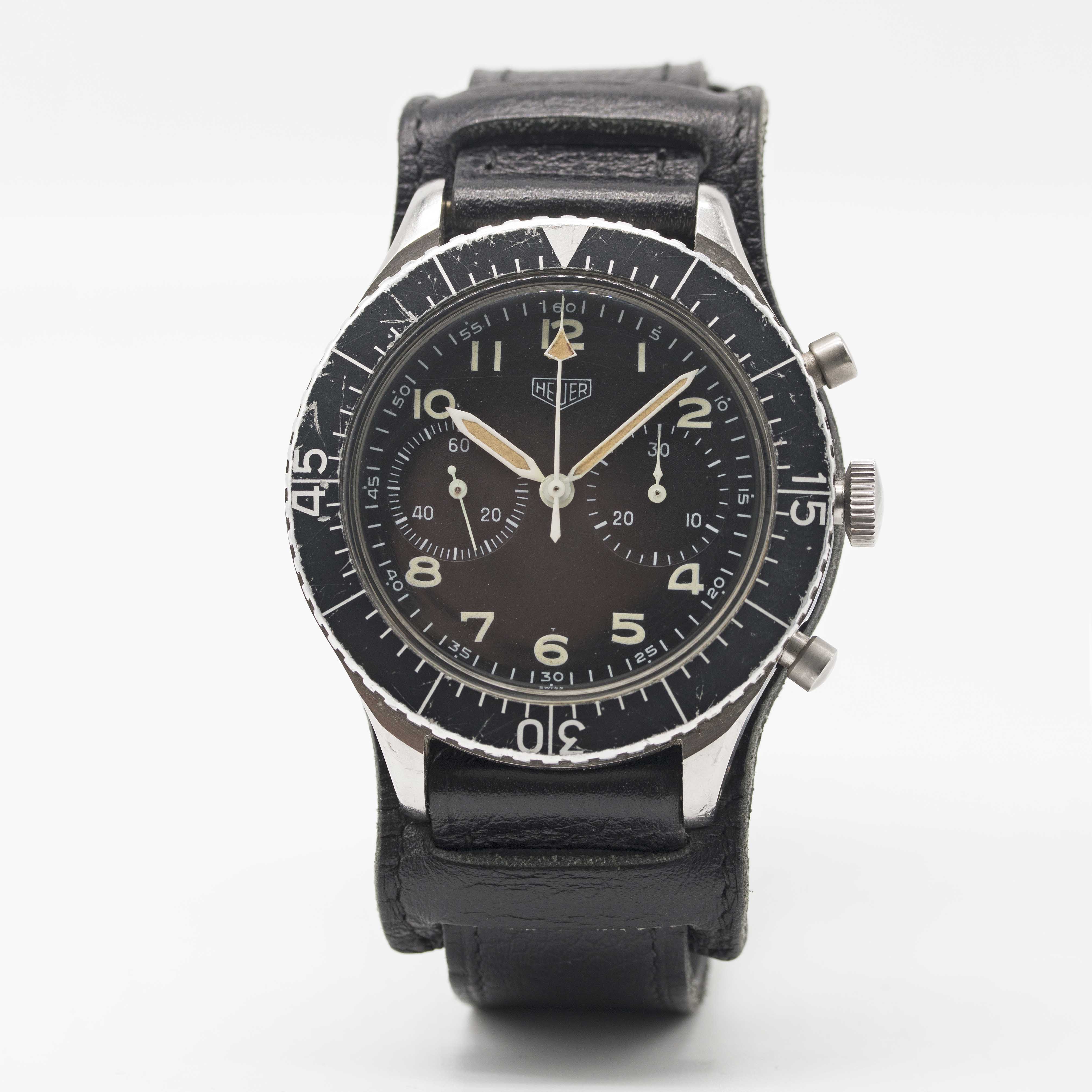 A GENTLEMAN'S STAINLESS STEEL GERMAN MILITARY HEUER "BUND" FLYBACK CHRONOGRAPH WRIST WATCH CIRCA - Image 2 of 5