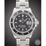 A GENTLEMAN'S STAINLESS STEEL ROLEX OYSTER PERPETUAL DATE SUBMARINER BRACELET WATCH CIRCA 1985, REF.