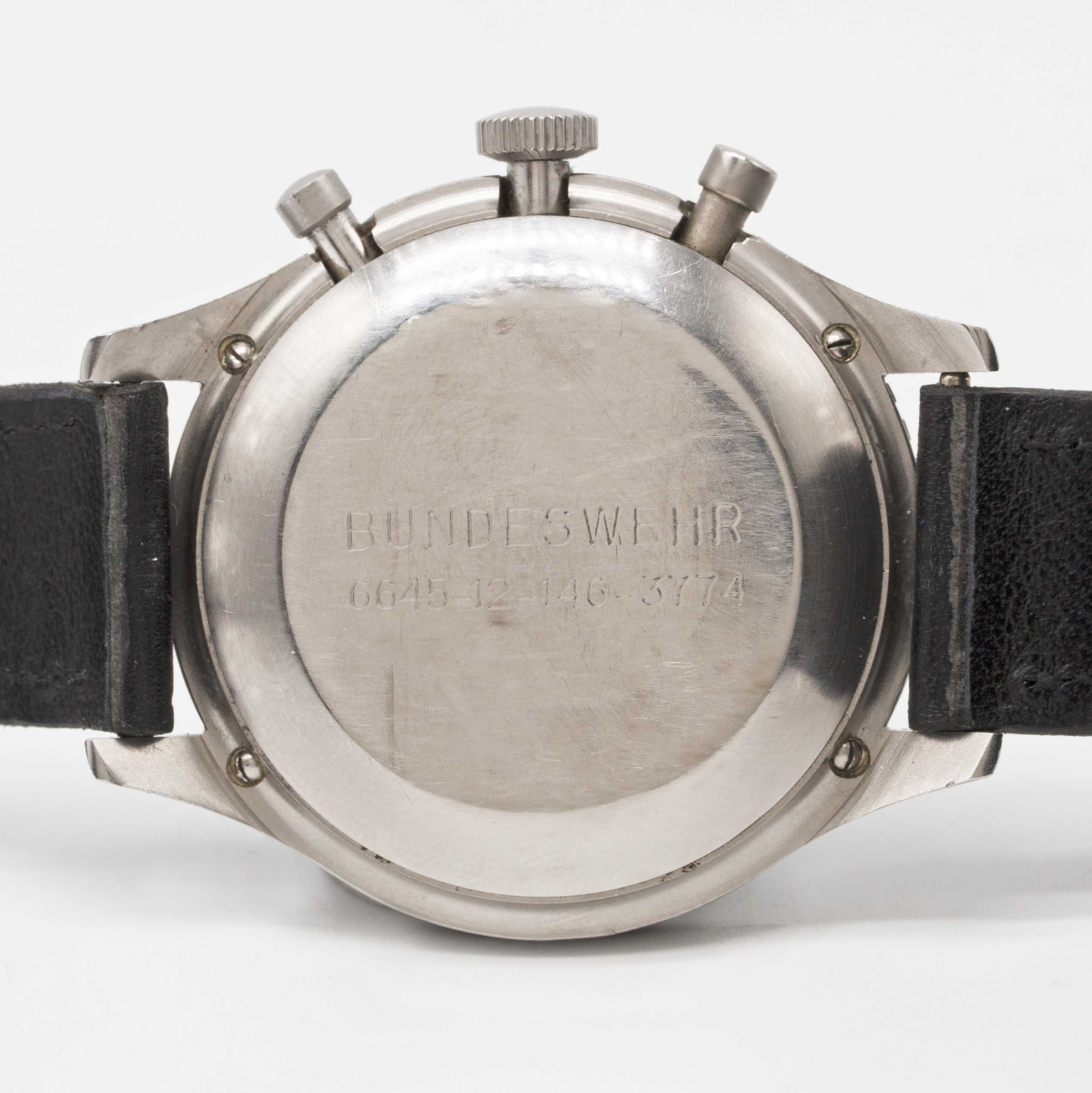 A GENTLEMAN'S STAINLESS STEEL GERMAN MILITARY HEUER "BUND" FLYBACK CHRONOGRAPH WRIST WATCH CIRCA - Image 5 of 5