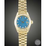 A LADIES 18K SOLID GOLD ROLEX OYSTER PERPETUAL DATEJUST BRACELET WATCH CIRCA 1979, REF. 6907 WITH