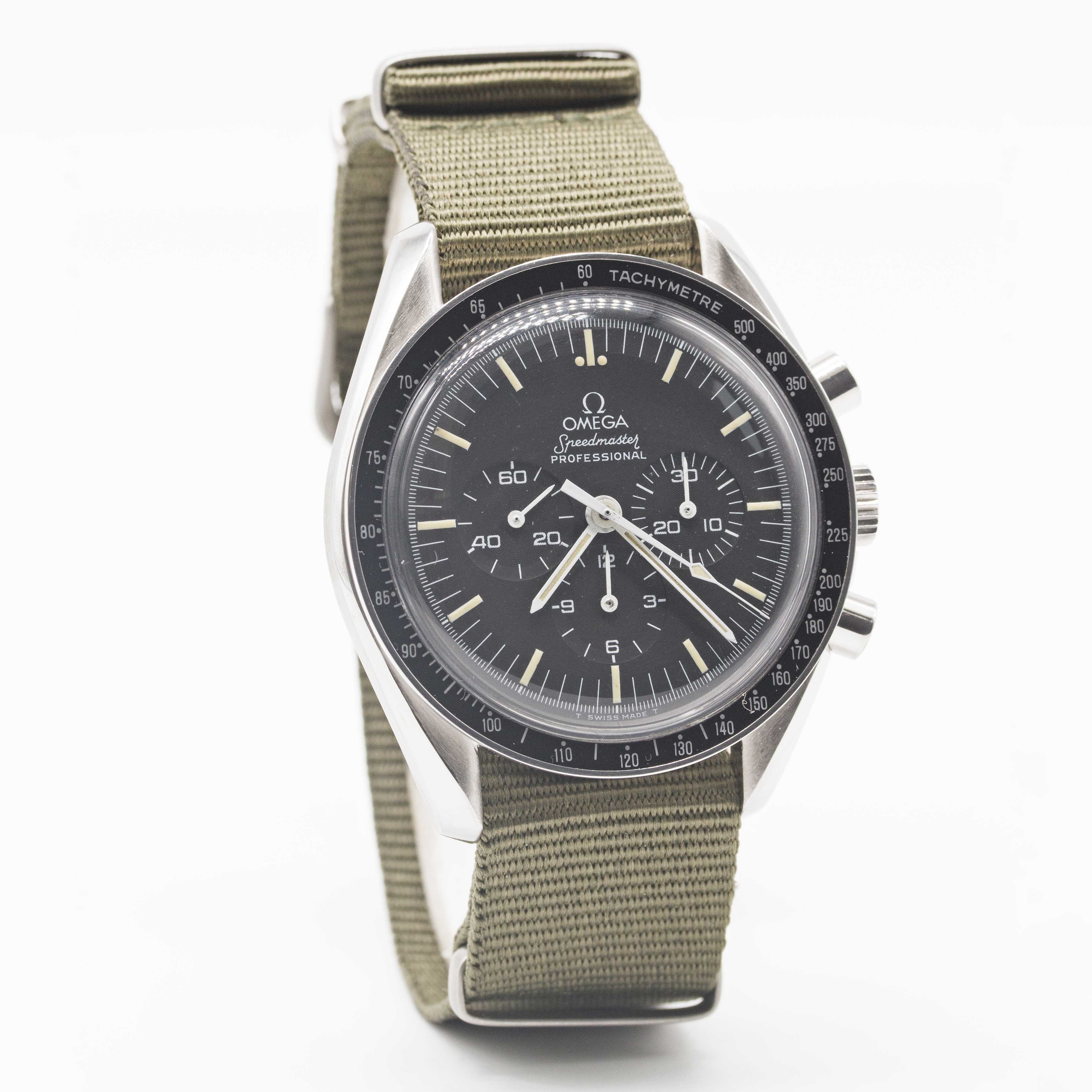 A GENTLEMAN'S STAINLESS STEEL OMEGA SPEEDMASTER PROFESSIONAL CHRONOGRAPH WRIST WATCH CIRCA 1990, - Image 4 of 6