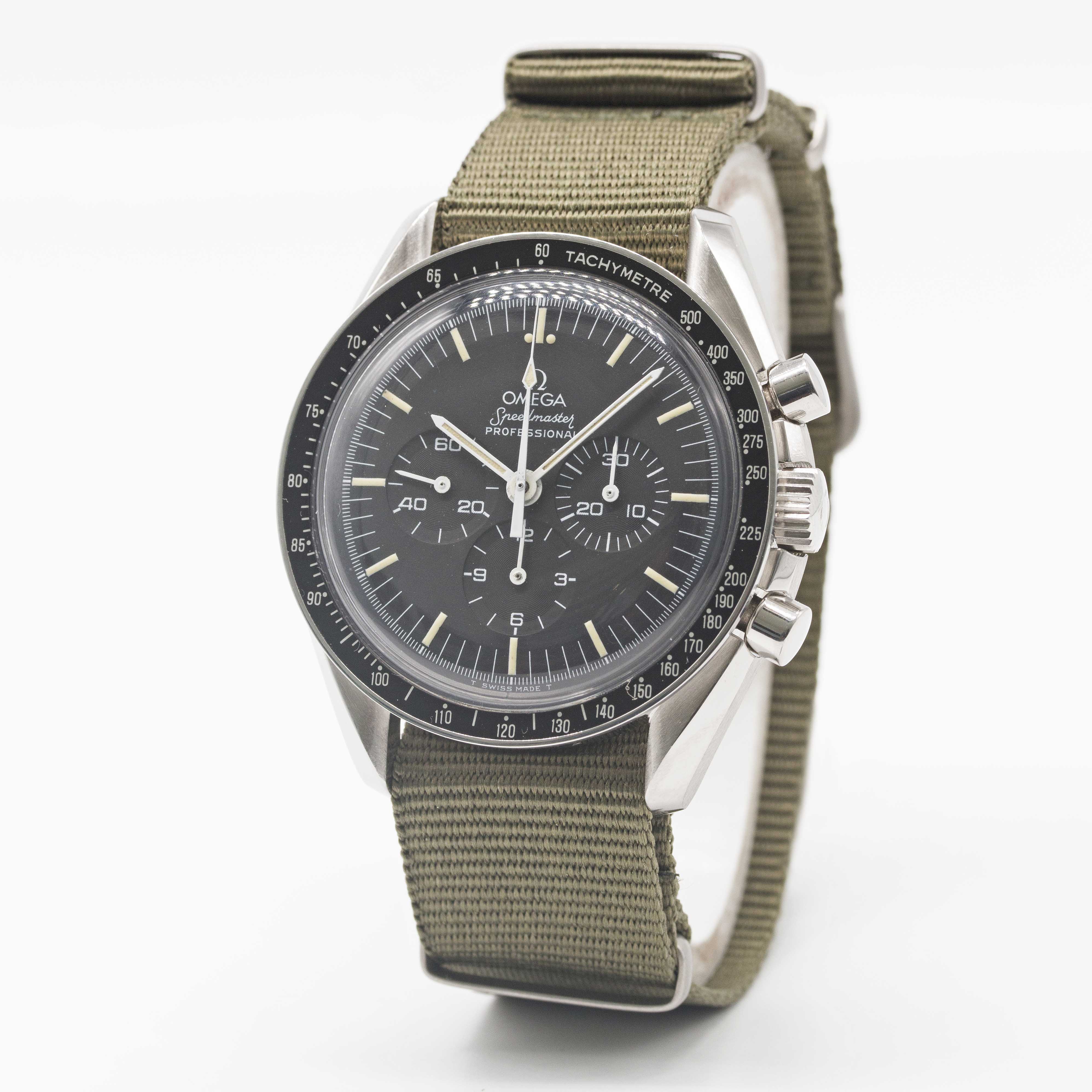 A GENTLEMAN'S STAINLESS STEEL OMEGA SPEEDMASTER PROFESSIONAL CHRONOGRAPH WRIST WATCH CIRCA 1990, - Image 3 of 6