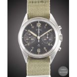 A GENTLEMAN'S STAINLESS STEEL BRITISH MILITARY CWC ROYAL NAVY CHRONOGRAPH WRIST WATCH DATED 1980,