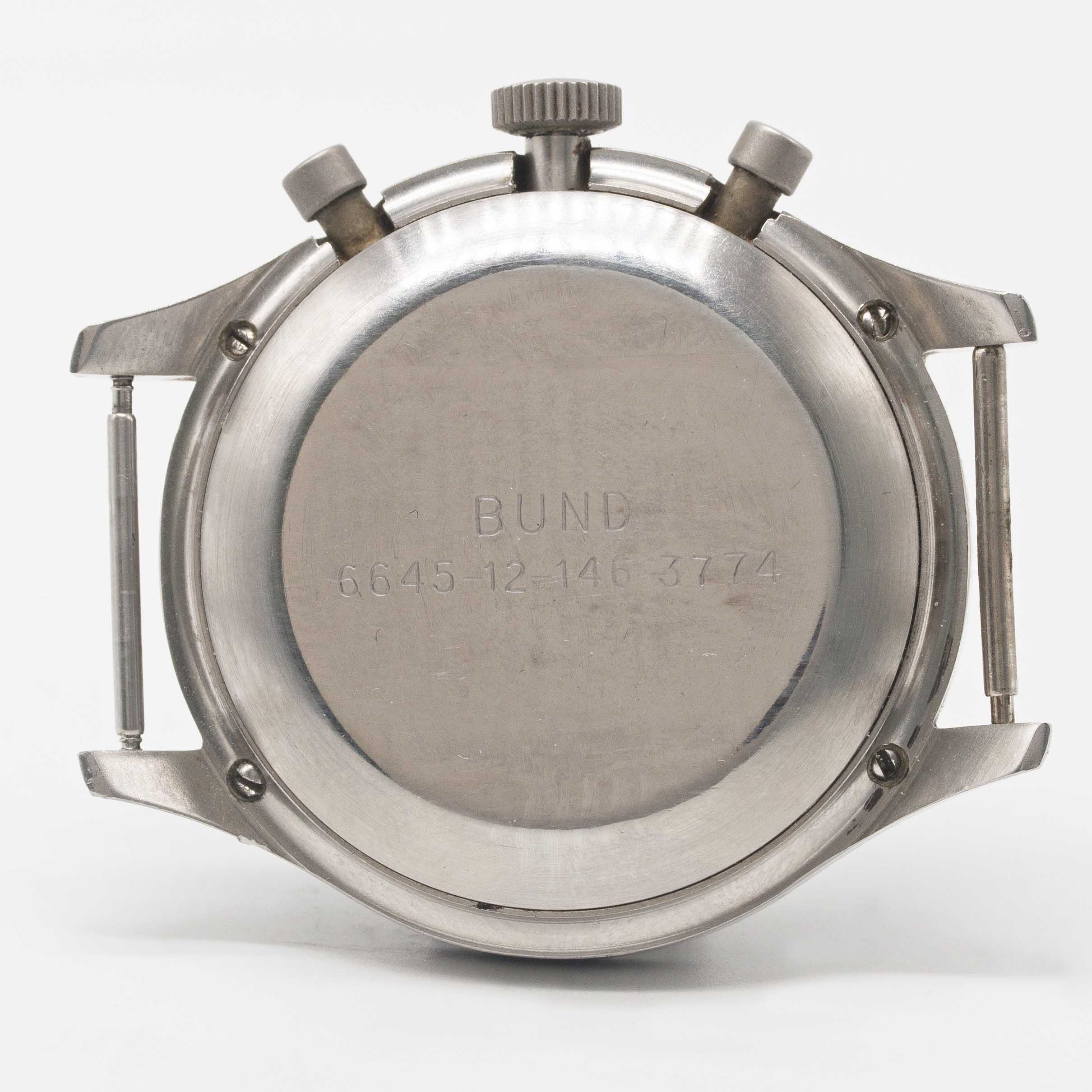 A GENTLEMAN'S STAINLESS STEEL GERMAN MILITARY HEUER BUND FLYBACK CHRONOGRAPH WRIST WATCH CIRCA 1970, - Image 5 of 5