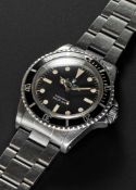 A GENTLEMAN'S STAINLESS STEEL ROLEX OYSTER PERPETUAL SUBMARINER BRACELET WATCH CIRCA 1981, REF. 5513