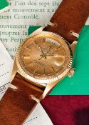 A GENTLEMAN'S 18K SOLID YELLOW GOLD ROLEX OYSTER PERPETUAL DAY DATE WRIST WATCH DATED 1970, REF.