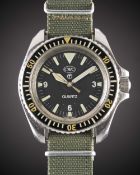 A RARE GENTLEMAN'S STAINLESS STEEL BRITISH MILITARY ROYAL NAVY CWC QUARTZ DIVERS WRIST WATCH DATED