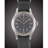 A GENTLEMAN'S STAINLESS STEEL HAMILTON GENERAL SERVICE TROPICALIZED MILITARY WRIST WATCH CIRCA