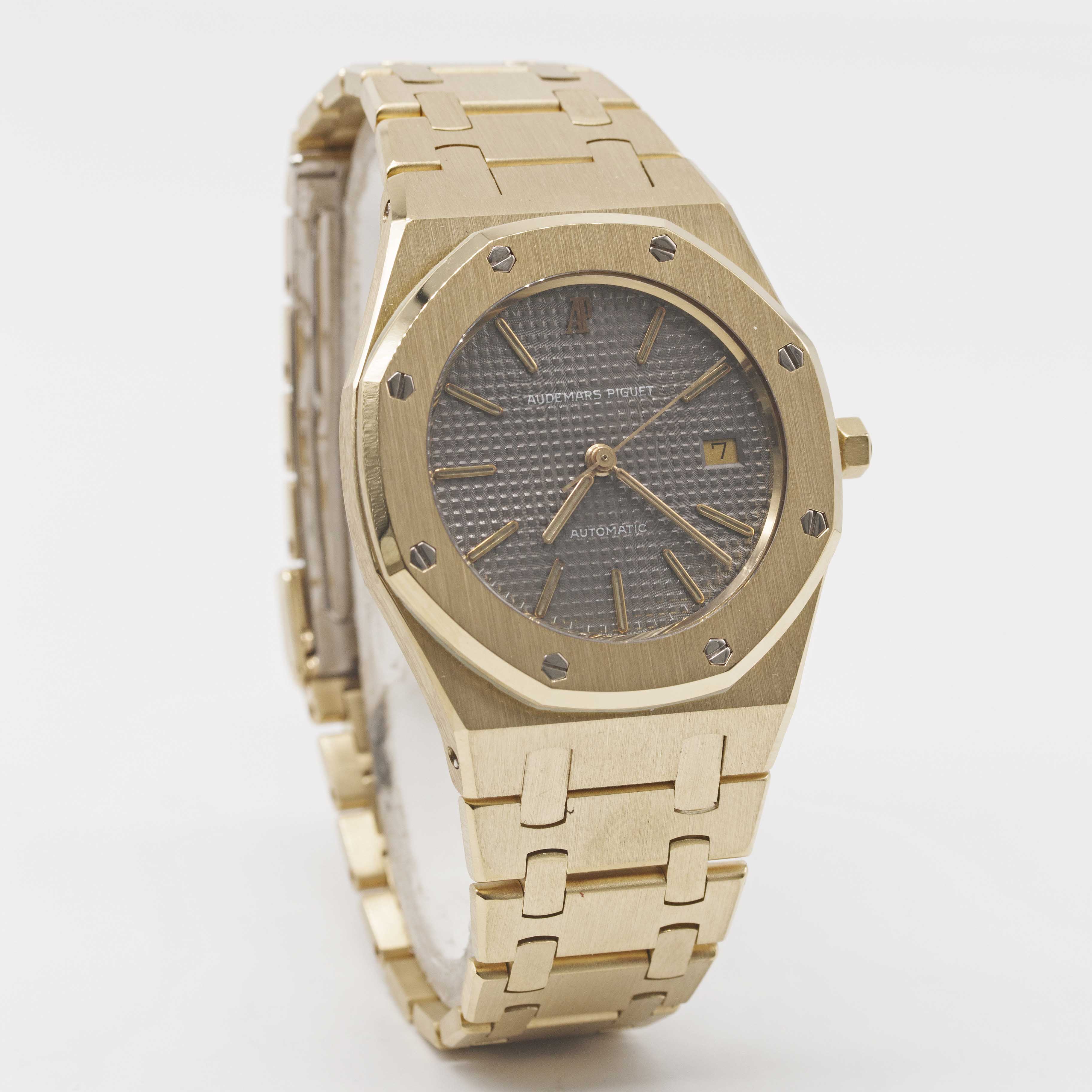 A FINE GENTLEMAN'S 18K SOLID YELLOW GOLD AUDEMARS PIGUET ROYAL OAK AUTOMATIC BRACELET WATCH CIRCA - Image 5 of 12