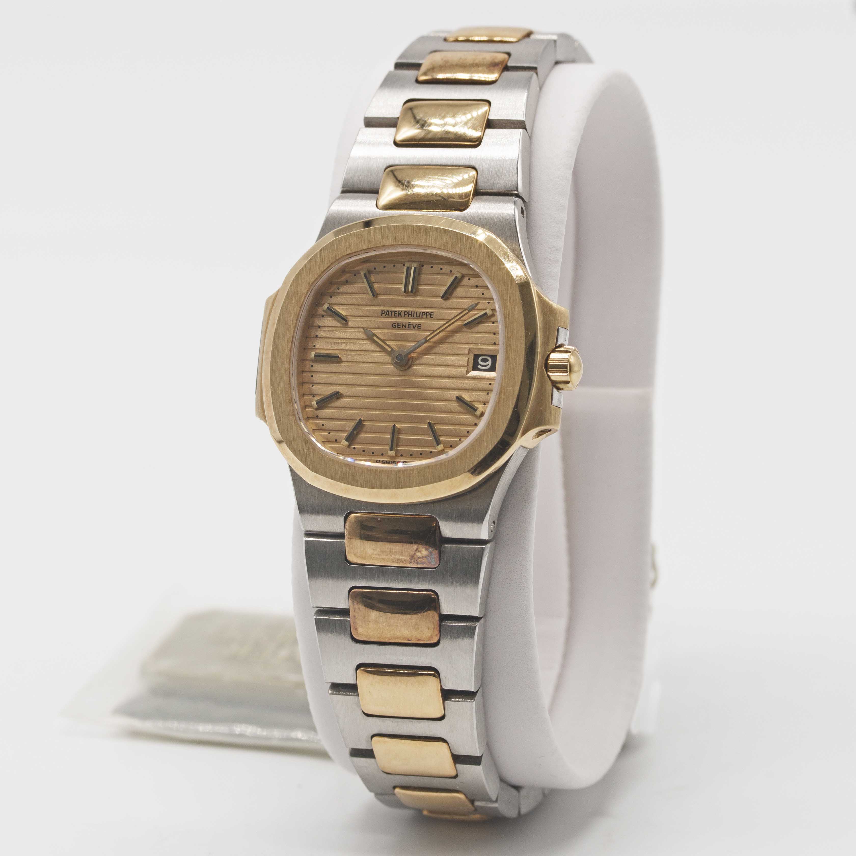 A RARE LADIES "NOS" STEEL & GOLD PATEK PHILIPPE NAUTILUS BRACELET WATCH CIRCA 1980s, REF. 4700/1 - Image 5 of 12