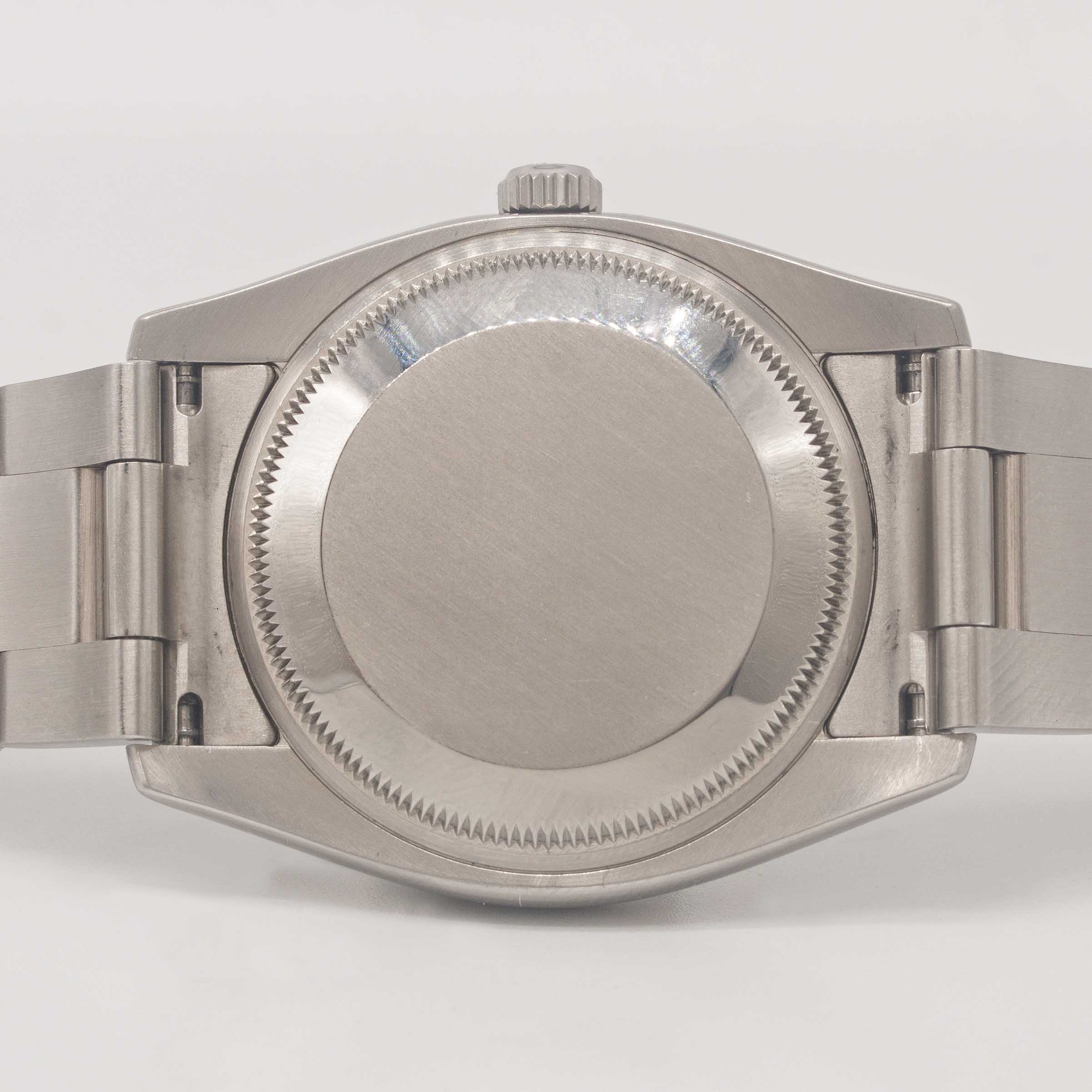 A GENTLEMAN'S SIZE STAINLESS STEEL ROLEX OYSTER PERPETUAL DATE BRACELET WATCH CIRCA 2007, REF. - Image 6 of 6