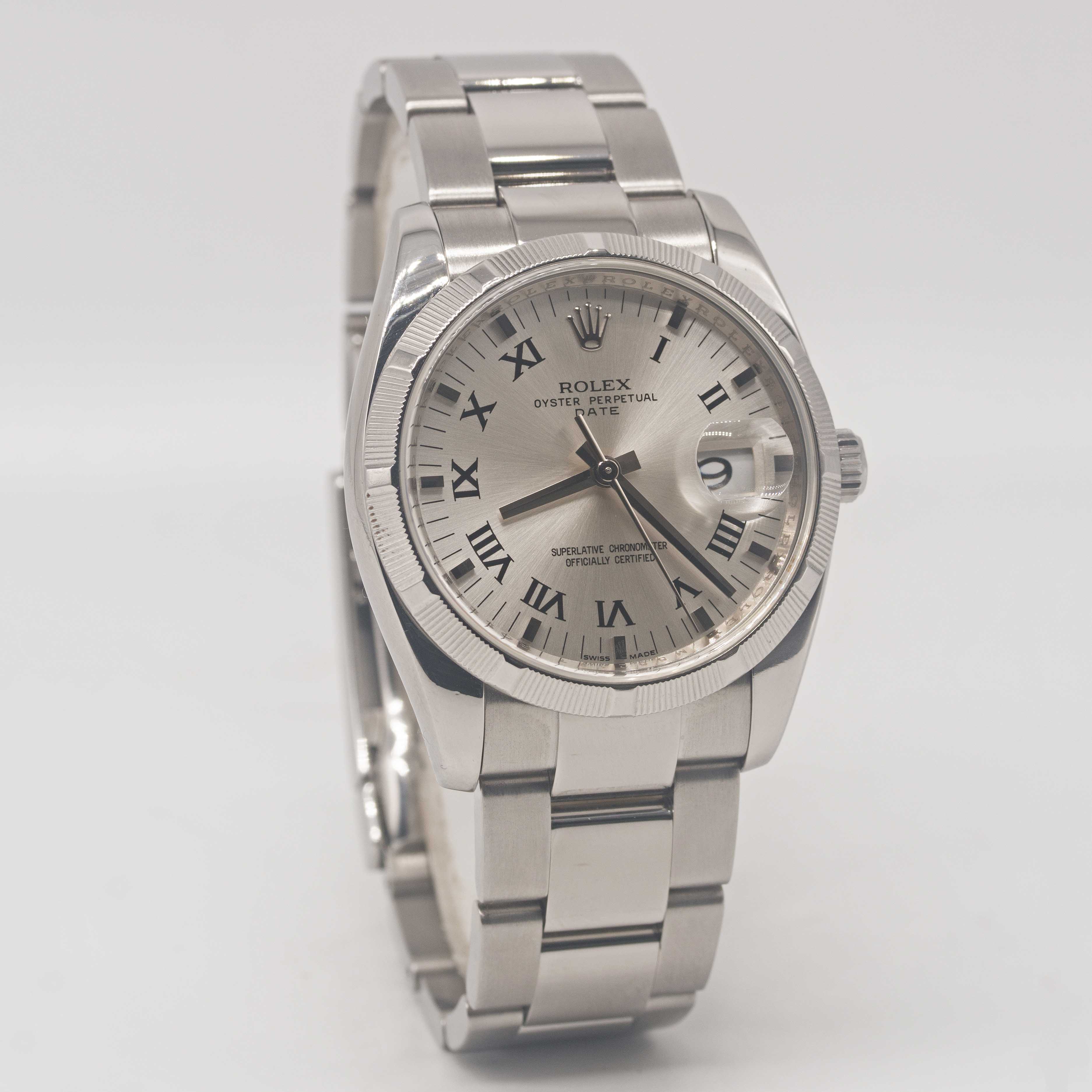 A GENTLEMAN'S SIZE STAINLESS STEEL ROLEX OYSTER PERPETUAL DATE BRACELET WATCH CIRCA 2007, REF. - Image 4 of 6