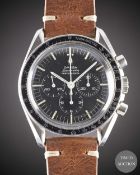 A GENTLEMAN'S STAINLESS STEEL OMEGA SPEEDMASTER PROFESSIONAL 